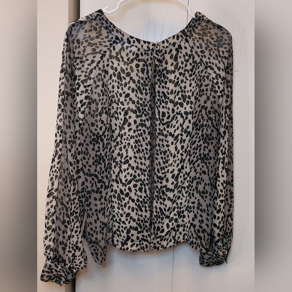 Jennifer Lopez Sheer Cheetah Print Blouse Open Back Size XL Flowy Romantic Sexy - Picture 9 of 10